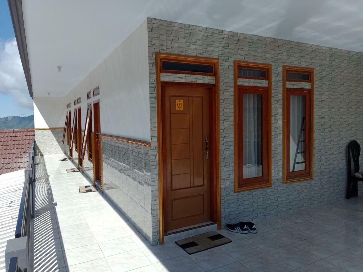 Homestay Anggun Bromo Exterior photo